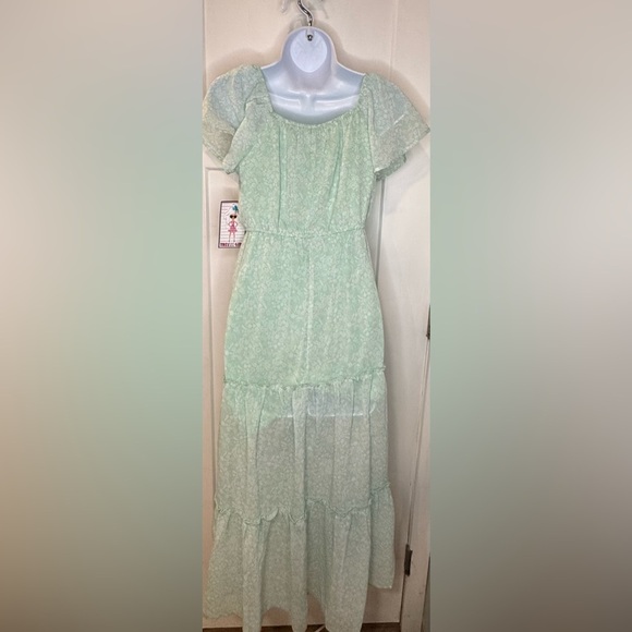 Trixxi Girl Green Square neck Ruched Tiered Sundress - Picture 10 of 14